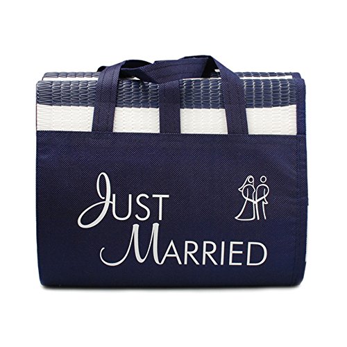 Strandmatte Just Married blau weiß gestreift im Taschenformat Hochzeitsgeschenk Brautpaar von Weddix