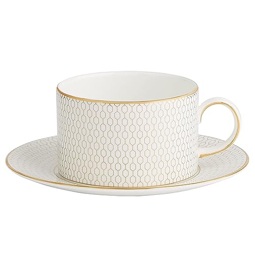 Wedgwood Arris Teacup and Saucer Set by Wedgwood von Wedgwood