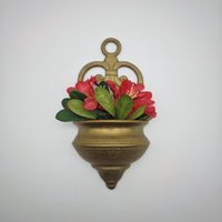 Wandvase Messing Vintage Jugendstil Weihwasserbecken Italien Deko Vase Türverzierung Antik Wandhalterung Wandvase Messing Vintage Jugendstil Weihwasserbecken Italien Deko Vase Türverzierung Antik Wandhalterung von WeeNTAGE