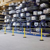 Industrie-Gurtständer Premium, 3.700 mm, Ständer rot, Doppel-Gurt rot/weiß von Via Guide®