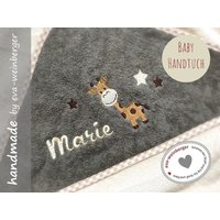 Kapuzenhandtuch Mit Namen Badetuch Baby Handtuch Babybadetuch Personalisiert Bestickt Mädchen von WeinbergerDesign