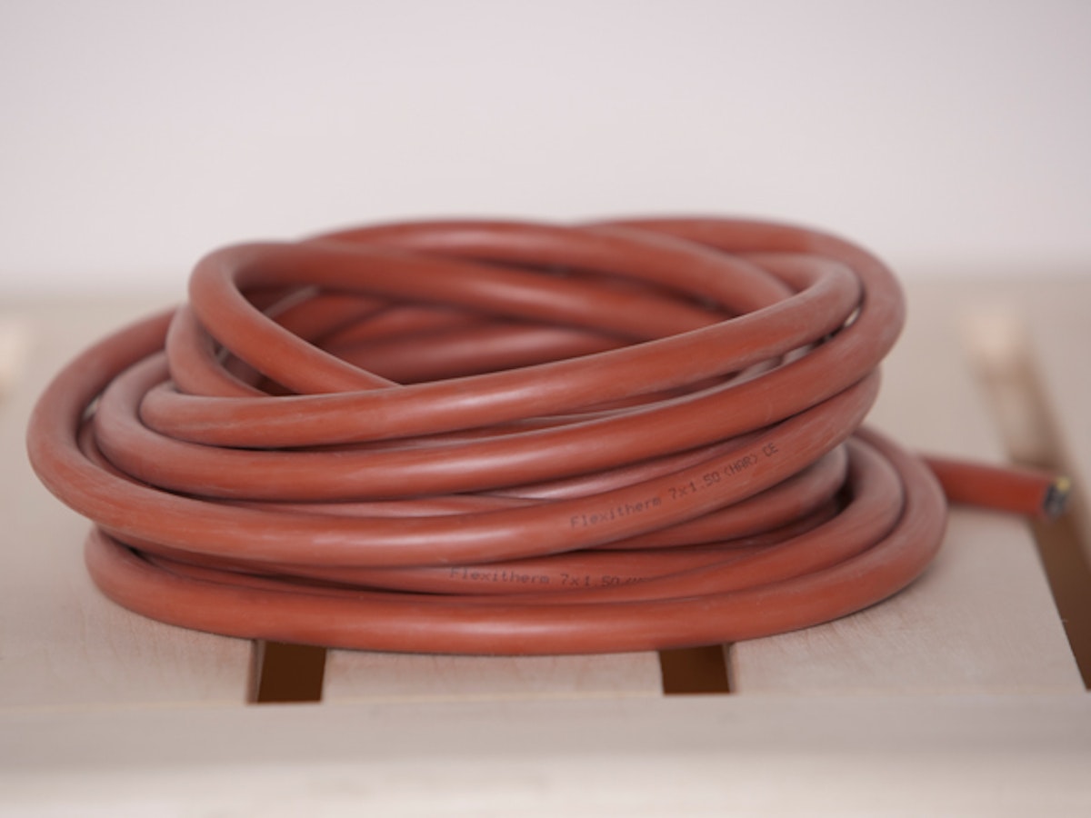 Silikonkabel 5 x 2,5 m² - 3,5 m lang für Verbindung von Netzanschluss zum Ofen Silikonkabel 5 x 2,5 m² - 3,5 m lang für Verbindung von Netzanschluss zum Ofen von Weka