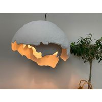 Moderne Pappmaché Pendelleuchte, Handgefertigte Origami Pendelleuchtenschirm Einzigartige Deckenleuchte Schirm Beleuchtung von WellDoneDecor