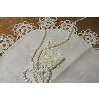 Vintage Doily Oval Kleine Tischdecke Leinen Und Hand Tatting/Schöne Antike Textil Mit Viel Handarbeit Misst 86 "x 23" von WendyHuntersWindow