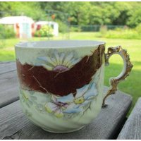 Check Sale Details Uralte Deutsche Preußen Handbemalte Mohnblume Und Gänseblümchen Schnurrbart Tasse Mit Erhabenem Gold Dekor Um 1890Er Jahre von Wendyleez
