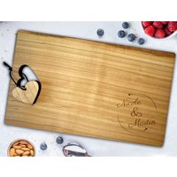 Frühstücksbrett Herz | 2 Namen Graviert, Schneidebrett Holzbrett Valentinstagsgeschenk Geschenk Verlobung Valentinstag Hochzeitsgeschenk von WerbetreffGera