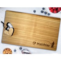 Frühstücksbrett Herz | Angler Mit Name Graviert Geschenk Schneidebrett Gravur Holzbrett Personalisiert Vatertag Männergeschenk Geburtstag von WerbetreffGera