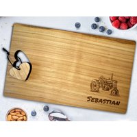 Frühstücksbrett Herz | Traktor Mit Name Graviert Geschenk Schneidebrett Gravur Holzbrett Personalisiert Vatertag Männergeschenk Geburtstag von WerbetreffGera