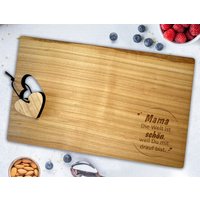 Schneidebrett Herz | Mama Die Welt Ist Schön... Frühstücksbrett Personalisiert Muttertagsgeschenk, Geschenk, Holzbrett Gravur Herzbrett Schneidebrett Herz | Mama Die Welt Ist Schön... Frühstücksbrett Personalisiert Muttertagsgeschenk, Geschenk, Holzbrett Gravur Herzbrett von WerbetreffGera