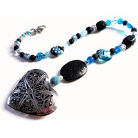 Fensterschmuck Deko Fensterkette Herz Silbern Türkis Schwarz Türschmuck Wandschmuck von WerkstattAmApfelbaum