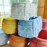 Blumentopf Aus Farbigem Beton, Bus Blumentopf Aus Farbigem Beton, Bus von WerkstattSchmidt