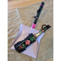 Kehrset - Besen Handbesen Geschenk Zum Einzug Handarbeit Witzig Geschenkidee Unikate Hochzeitsgeschenk- Personalisiert von Werkstattheldin