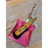 Kehrset - Besen Handbesen Geschenk Zum Einzug Handarbeit Witzig Geschenkidee Unikate Hochzeitsgeschenk- Personalisiert von Werkstattheldin