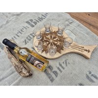 Schnapstablett-Schnapsbutler-Schnapsbrett Holz Mit 6 Gläsern-Geschenk - Hochzeit-Geburtstag-Ostern-Weihnachten-Jga-stammtisch-Vereine-Party von Werkstattheldin