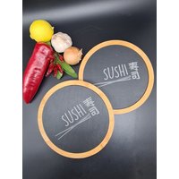 Servierbrett- Anrichtbrett Aus Bambus Mit Schieferplatte - Serving Board Unikat -Küche Kochen Geschenk Personalisierbar von Werkstattheldin