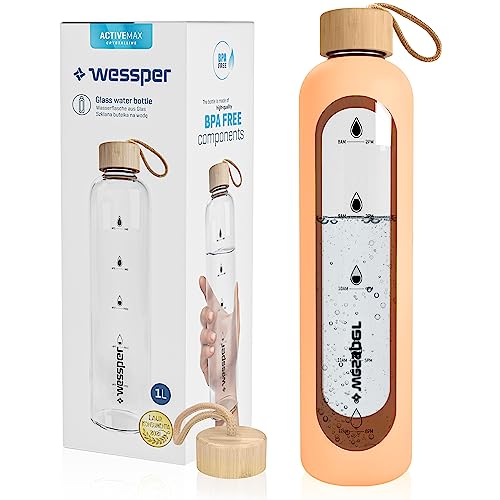 Wessper Trinkflasche Glas 1L mit Zeitmarkierungen, BPA-frei Trinkmotivation Borosilikat Wasserflasche, Luftdichte Glasflasche mit Bambus Deckel Wiederverwendbar mit Silikonhülle - Pfirsich von Wessper