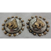 Neues Paar Gravierte Pico Conchos Bronc Antiqued Silberplatte Schraube Zurück Rodeo Reiter Bocken Pferd Hansen Western Zahnrad von WestCoastTack