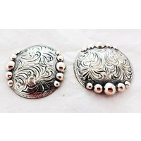 Neues Paar Hansen Western Zahnrad Chicago Screw Back Conchos Antiqued Manzanillo Silberplatte Pferd Tack Hardware von WestCoastTack