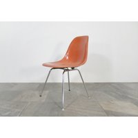 Vintage Moulded Orange Fiberglass Dsx Shell Chair Charles Ray Eames Herman Miller Vitra Chrom H-Rahmen Esstisch Schreibtisch Mid Century Modern von WestEstStudio