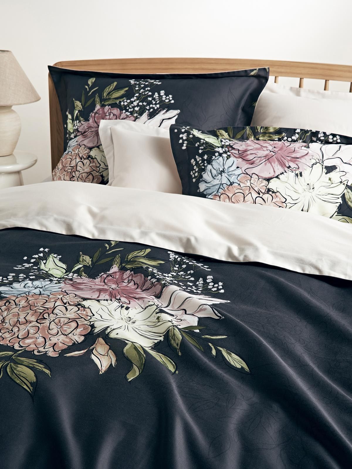 Baumwollsatin-Bettdeckenbezug Margot mit Blumen-Print von Westwing Collection