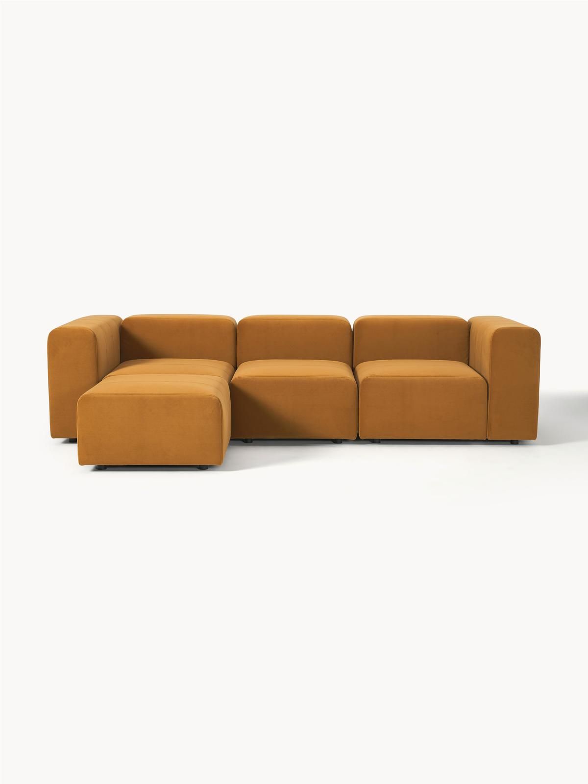 Modulares Samt-Sofa Lena (4-Sitzer) mit Hocker von Westwing Collection