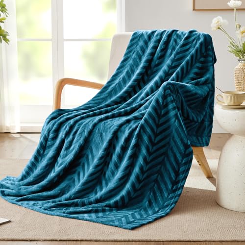 Whale Flotilla Kuscheldecke mit Chevron Muster 130x150 cm, Warme Sofadecke Wohndecke - Superweiche und Kuschelige Fleecedecke Flanell-Decke, Graublau Whale Flotilla Kuscheldecke mit Chevron Muster 130x150 cm, Warme Sofadecke Wohndecke - Superweiche und Kuschelige Fleecedecke Flanell-Decke, Graublau von Whale Flotilla
