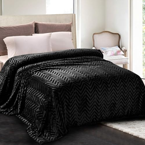 Whale Flotilla Kuscheldecke mit Chevron Muster 220x240 cm, Warme Tagesdecke Wohndecke - Superweiche und Kuschelige Fleecedecke Flanell-Decke, Schwarz Whale Flotilla Kuscheldecke mit Chevron Muster 220x240 cm, Warme Tagesdecke Wohndecke - Superweiche und Kuschelige Fleecedecke Flanell-Decke, Schwarz von Whale Flotilla