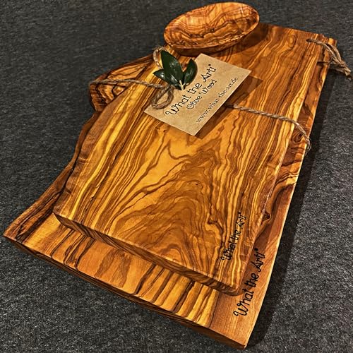 What the Art!® Olive Wood «Half Rustic Set» | 2 Olivenholz Schneidebretter + 2 Dip-Schälchen | Handarbeit | ca. 30 x 14-17 cm & 40 x 17-22 cm | Bretterset - Käsebrett - Servierbrett - Küchenset von What the Art!