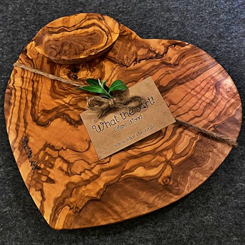 What the Art!® Olive Wood «Valentino» Gr. M | Olivenholz Schneidebrett inkl. Dip-Schälchen + Geschenk | 24 x 22 x 2 cm | Käsebrett - Servierbrett - Brotzeitbrett - Vesperbrett von What the Art!