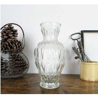 1950Er Jahre Klar Glas Vase, Retro Französisch Baluster Geformt Eeraufe Blumenvase, Vintage Boho Home Decor, Strukturierte Glasvase, Shabby Chic von WhatTheWolfSaw