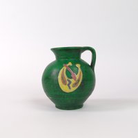 Vintage Grüne Studio Keramik Vase Mit Emaille in Silberner Flachreliefdekoration, Mid Century Keramikvase von WhatTheWolfSaw