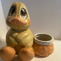 Gequiltete Keramik Gelbe Baby Ente Mit Blumentopf ~ Vintage Pflanzer Entenpflanzer von WhatsoldisnewBySonja