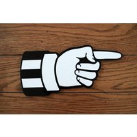 Zeigefinger Acryl-Wandschild - Mancave-Dekor | 25, 4x13cm von WhimsyMakersShop