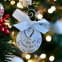 Verkauf Ich Liebe Dich Ein Scheffel Und Küsschen Eine Umarmung Um Den Hals Weihnachtsschmuck Mit Herzanhänger Personalisierte Weihnachtsverzierung von WhirlyBirdDesigns