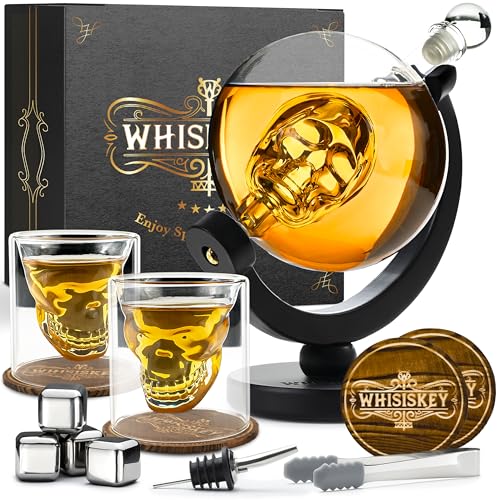 WHISISKEY Whisky Karaffe Set - Whiskey Geschenkset - Geschenke für Männer - Männergeschenke Geschenk - Geburtstagsgeschenk Mann - Skull Dekanter 900ML, Geschenkbox, 2 Whisky Gläser, 4 Whisky Steine von Whisiskey
