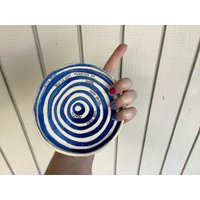 Blauer Bullseye-Teller - „You'll Get Through It" Handgefertigte Keramikschale Rundes Schminktablett Raumdekoration Für Teenager Rolltablett von WhiteCitrus