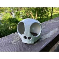 Kleiner Schädel Aquarium Dekoration - Made To Order Betta Fisch Verstecken Keramik Und Töpferei Tank Dekor Marimo Terrarium Ornament Kleiner Schädel Aquarium Dekoration - Made To Order Betta Fisch Verstecken Keramik Und Töpferei Tank Dekor Marimo Terrarium Ornament von WhiteCitrus