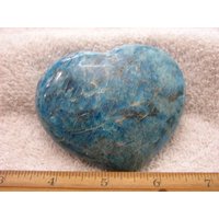 Blauer Apatit Herz Handschmeichler Stein Beidseitig Poliert 4-13 cm Dh75 von WhiteRinoGems