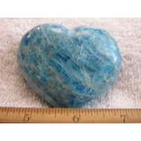 Blauer Apatit Herz Handschmeichler Stein Größer Beidseitig Poliert 5, 7-7, 5 cm Dk01 von WhiteRinoGems