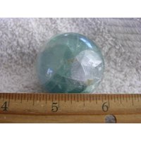 Fluorit Kugel 2, 5cm Blau/Grün Mit Acryl Ringständer Dh05 von WhiteRinoGems