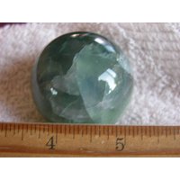 Fluorit Kugel 2, 5cm Blau/Grün Mit Acryl Ringständer Dh12 von WhiteRinoGems