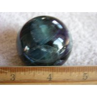 Fluorit Kugel 5mm Blau/Grün Mit Ringständer Dh23 von WhiteRinoGems