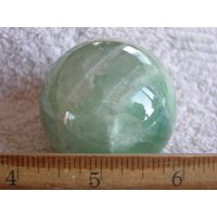 Fluorit Kugel Blau/Grün 5cm Mit Acrylring Stand Dh13 von WhiteRinoGems