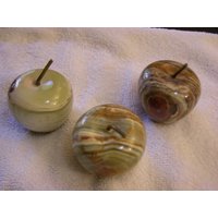 Onyx Äpfel Handgeschnitzt Poliert 5 cm Gebändert 2 Pro Lot von WhiteRinoGems