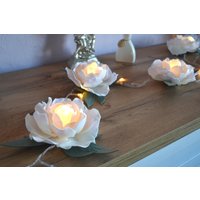 Blumenschnur-Lichterkette Led-Pfingstrosen-Schnur-Lichter Für Schlafzimmer Wohnzimmer Kamin Girlande Weihnachtsfeier Hochzeitsdekor Blumenschnur-Lichterkette Led-Pfingstrosen-Schnur-Lichter Für Schlafzimmer Wohnzimmer Kamin Girlande Weihnachtsfeier Hochzeitsdekor von WhiteSwallowStudio