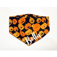 Halloween Hundeschal - Hunde Geschenk Kürbis Orange Und Schwarze Bandana von WhoaDogE