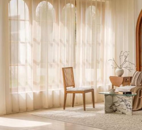 Whoiy Voile Vorhänge Gold Halbtransparent Einfarbig Polyester mit Ösen 229 cm Hoch, Schlafzimmer Vorhang Gardiene Moderne für Wohnzimmer 2 Stück, 229x137 cm von Whoiy