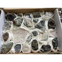 Mix Flach Aus Bulgarien 230x300 Millimeter Natürlichen Kristall Mineralien Probe Cluster Souvenirs von WholesaleMineralsBox