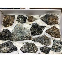 Mix Flach Aus Bulgarien 300x400 Millimeter Natürliche Kristall Mineralien Kristalle Andenken von WholesaleMineralsBox