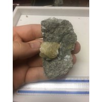 Calcit Mit Kleiner Celestit Kristallstufe Aus Ohio Calcit Mit Kleiner Celestit Kristallstufe Aus Ohio von WholesaleRocksDotBIZ